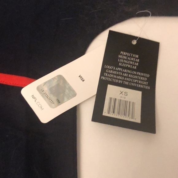 Patriots NFL Team Apparel Scrub Dudz Boston Football Scrubs Size XS - Picture 3 of 8